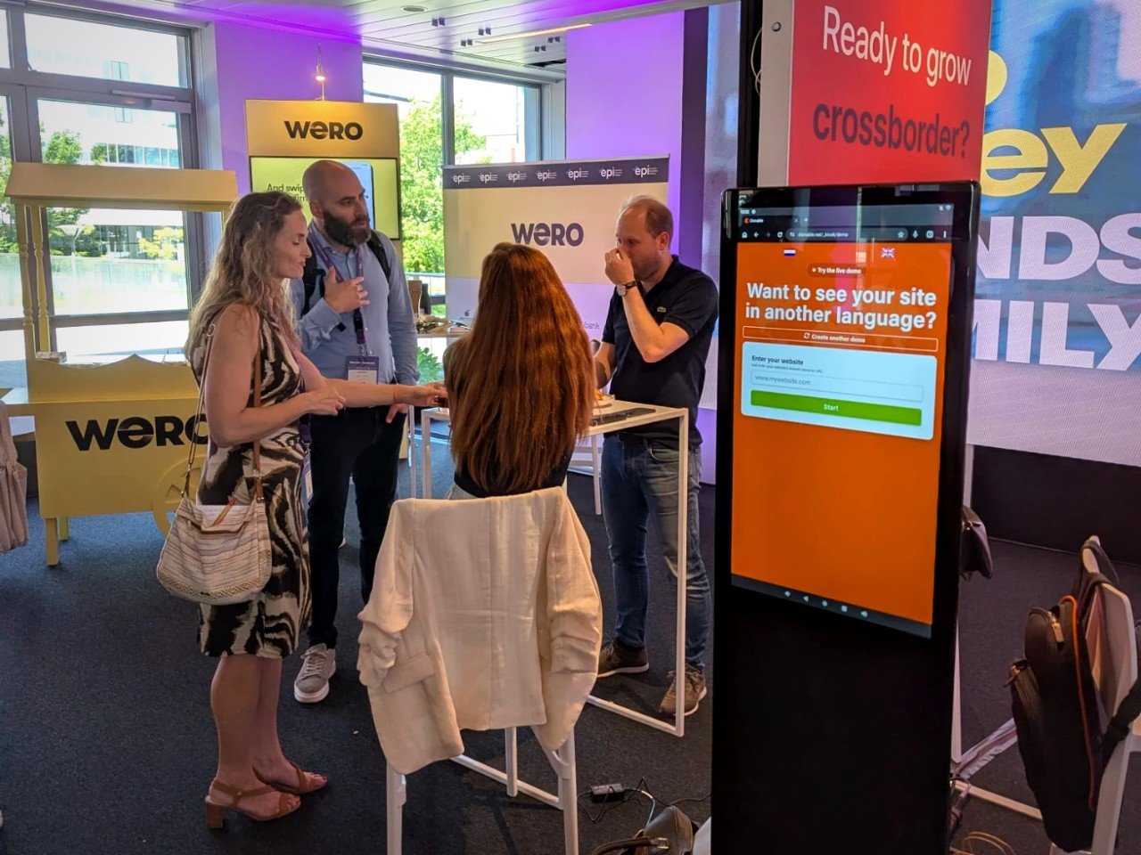 De demozuil van Clonable op de beursvloer van de Webwinkel Vakdagen